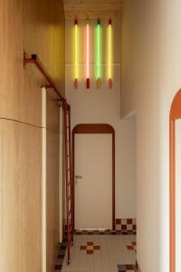 Kalbornia LAKE & POOL HOUSE by JWPM