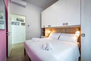 iD Light-Filled Home with Garden Oasis