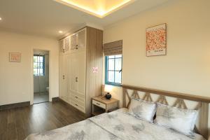 Nhà Có Ba Cây Tùng