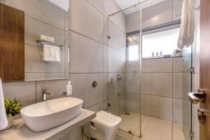 SaffronStays Olympia