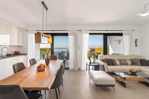 Domillion Sunrise 2bdr 2bath Gibraltar view