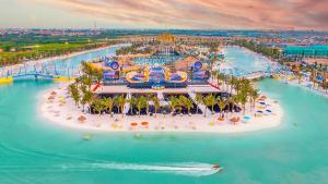 Royal Hotel - Vinhomes Ocean Park 3