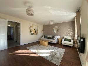 Modern 5-Bedroom House in Maidenhead