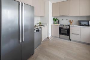 Frank Porter - Lotus at Creek Beach