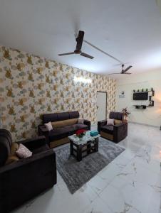 Peaceful, Spacious and AiryHome -near US Consulate