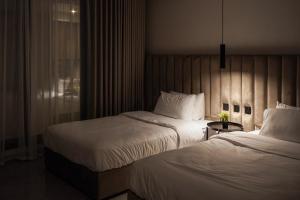 شقة غرفتين غرف نوم وصالة راقية وفخمه بدخول ذاتي