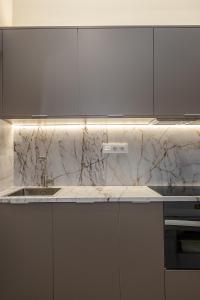 Waou Essence II Los Austrias