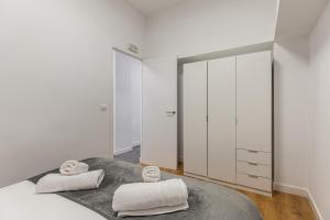 Waou Essence I Los Austrias - Corta Duración