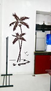 Santa Cosy villa private unit A - 2BR Apt Fast Wi-Fi, Netflix included hot showers