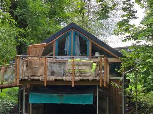 Bootshaus Froschkönig übernachten über dem Weiher