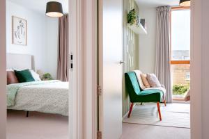 Perfect Booking 3 BR Home in Chatham with Parking