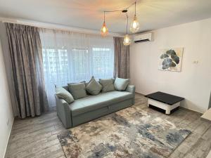 Central Palace Suite with Self Checkin