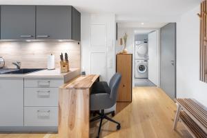 Modernes Apartment mit Balkon und Parkplatz, Nähe See