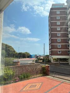 A-N-G Apartments - Parking EV 22kW by the Beach, Canoe Lake & South Parade Pier