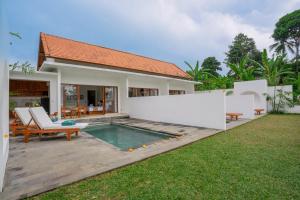 The Surana Villas Ubud with Rice Field View