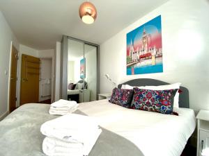 Maidenehad Spacious Spectacular and Modern 3 Bedroom 2 Bathroom Penthouse 14