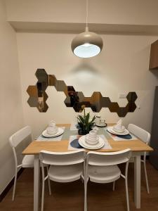 1BR Luxury Apartment The Camden Place