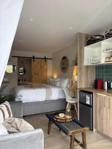 Modern Coastal Studio near Glencairn Beach