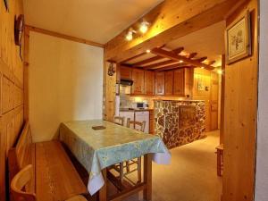 Appartement 4 pers au pied des pistes, accès direct commerces, La Plagne - FR-1-455-122