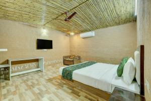 Aravale Farm Pet-friendly 4-BHK Farmhouse With Private Pool, 2-Acre Lush Garden & Aravali Views