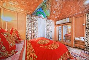 Hareem group of houseboats