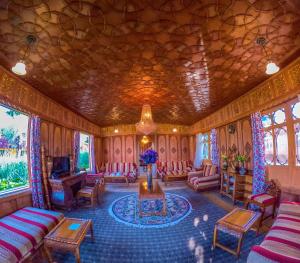 Hareem group of houseboats