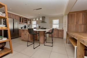 Villa Boheme, Stunning Lagoon Views, 10 Sleeper