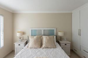 Villa Boheme, Stunning Lagoon Views, 10 Sleeper