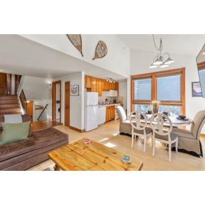 Perfect Base - Lift 7 & HotTub Access 3 Bd, 3 Ba, Sleeps 8