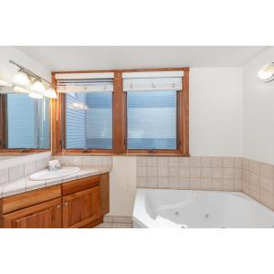 Perfect Base - Lift 7 & HotTub Access 3 Bd, 3 Ba, Sleeps 8