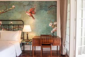 MiraNamin SAMPAGUITA - Two Bedroom Suite in Historic Home with Indoor Plunge Pool, Self-Service Breakfast, Garden View, Pet-Friendly