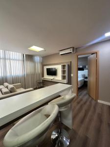 Apartamento completo e bem localizado