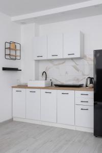 Bright Studio Chorzów for 4 Guests 1,6km Silesian Stadium by Noclegi Renters