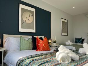 The Aviary - Lower - Spacious 3 bed Apartment