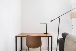 Spacious Third Ward Apt Near Summerfest with Balcony