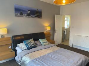 6 Bed-Sleeps 12-Hot Tub-Free Parking-Pet Friendly