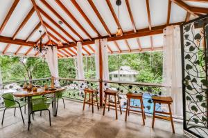 Lost Pools Bungalow at Sloth