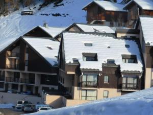 Grand studio cabine 4 pers. avec garage à 600m des remontées mécaniques - FR-1-342-334