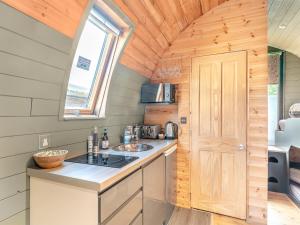 Boxing Hare - Uk39915