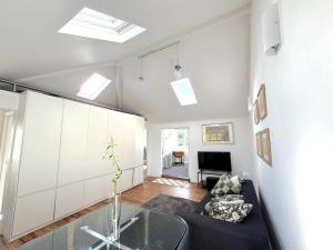 Stylish Top Floor Flat in the Heart of Camden!