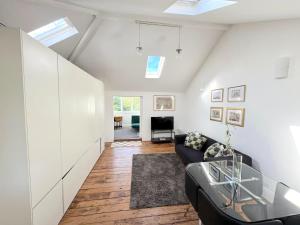 Stylish Top Floor Flat in the Heart of Camden!