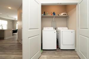 Cozy Whitestown 2BR Sunset Haven