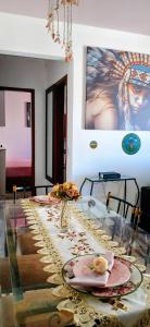 APARTAMENTO BOQUEIRÃO PRÉDIO FRENTE AO MAR COM GARAGEM WI-FI e AR