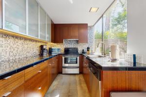 Racquet Club Cottage Permit# 271