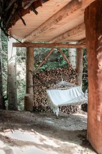 Veža v korunách stromov