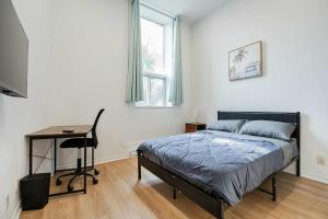 Cozy Studio Near Downtown Montreal with Parking