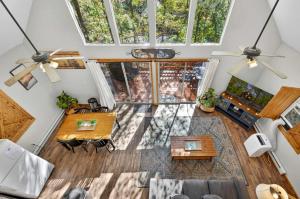 Quiet Loft Chalet near Bryce w Hot Tub & Fire Pit