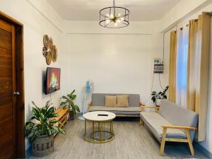 4BR Entire Floor - 2 Adjacent Units, 2BR Each Unit, with Balconies and Mountain View