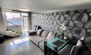 Комфорт и стиль - Апартамент с панорамой города