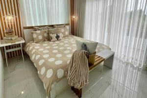 Apt - Sleeps 4 - Balcony - Pool - Parking